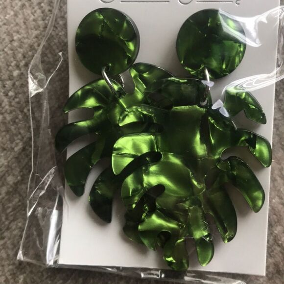 ✨Bohemian Tree Leaves Print Acrylic Drop Earrings✨ - Picture 5 of 7